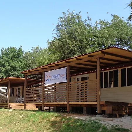 פארק נופש Mobile Homes Comfort Capri Bijela Uvala